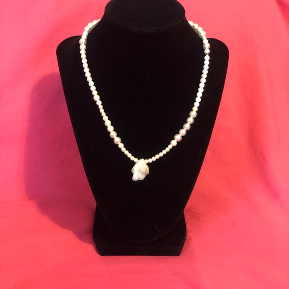 White druzy geode pearl and silver necklace - Picture 2 of 5